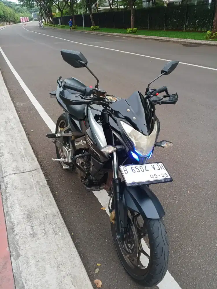 Kawasaki Bajaj Ns200