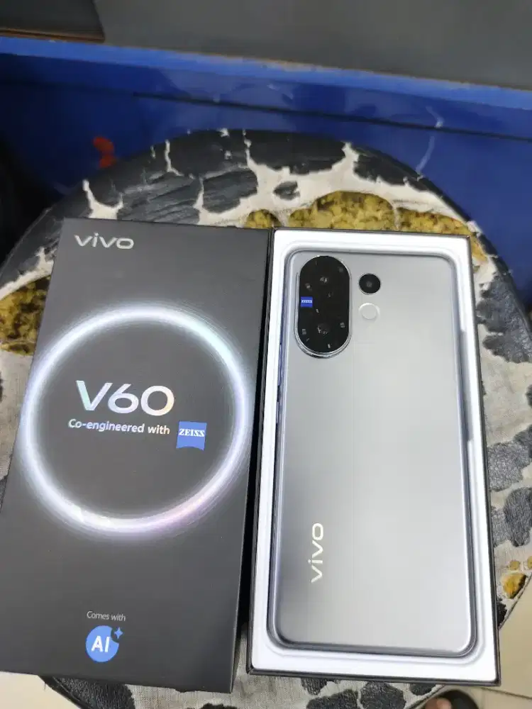 Vivo V60 5G 12/256 ( Like New)