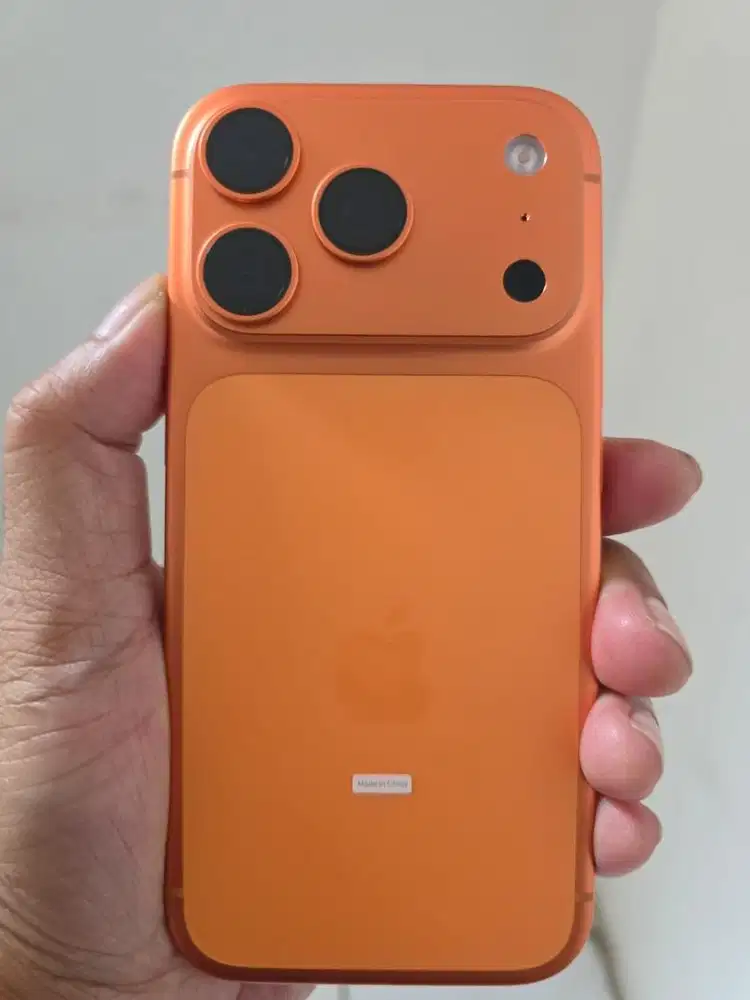 Apple iPhone 17 Pro, 512 GB, Cosmic Orange
