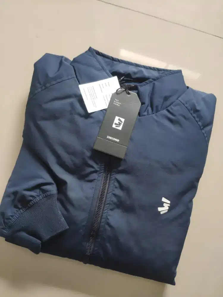 JAKET 3SECOND BARU ADA HANTAG