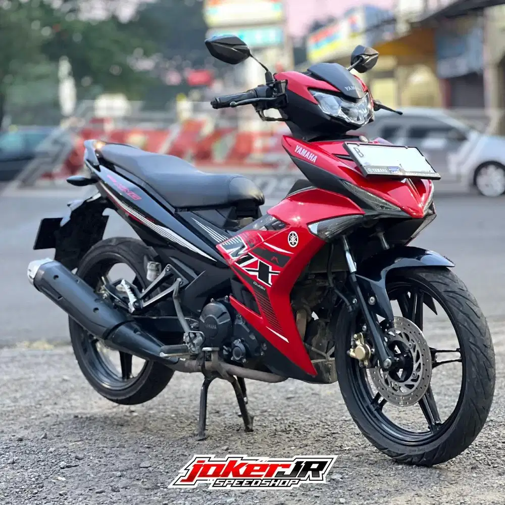 MX King tahun 2021 warna merah