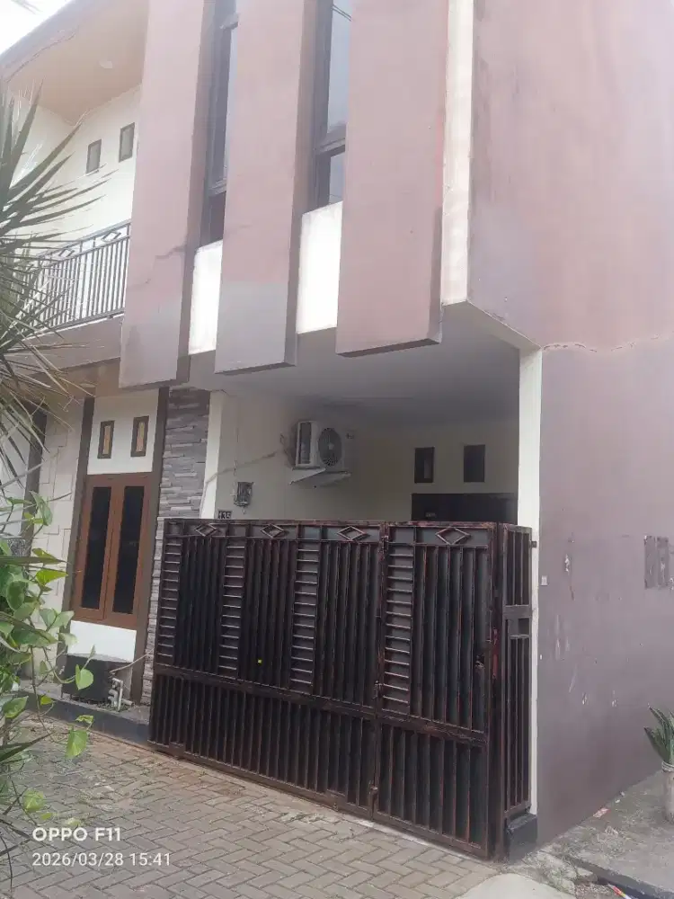 Rumah petukangan strategis pinggir jalan