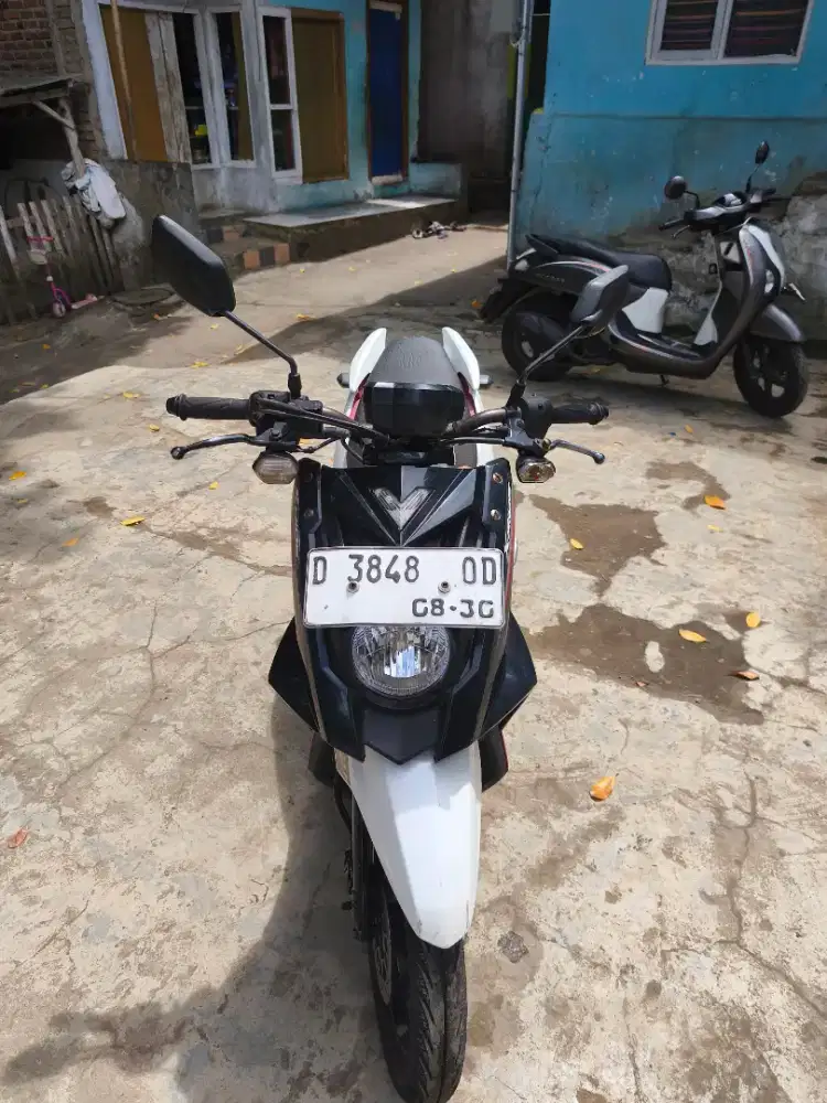 Yamaha X-Ride 2015
Pajak hidup
Kaleng panjang
Surat-surat lengkap