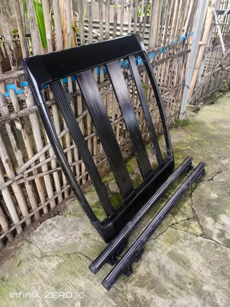 Rak mobil kondisi masih like new