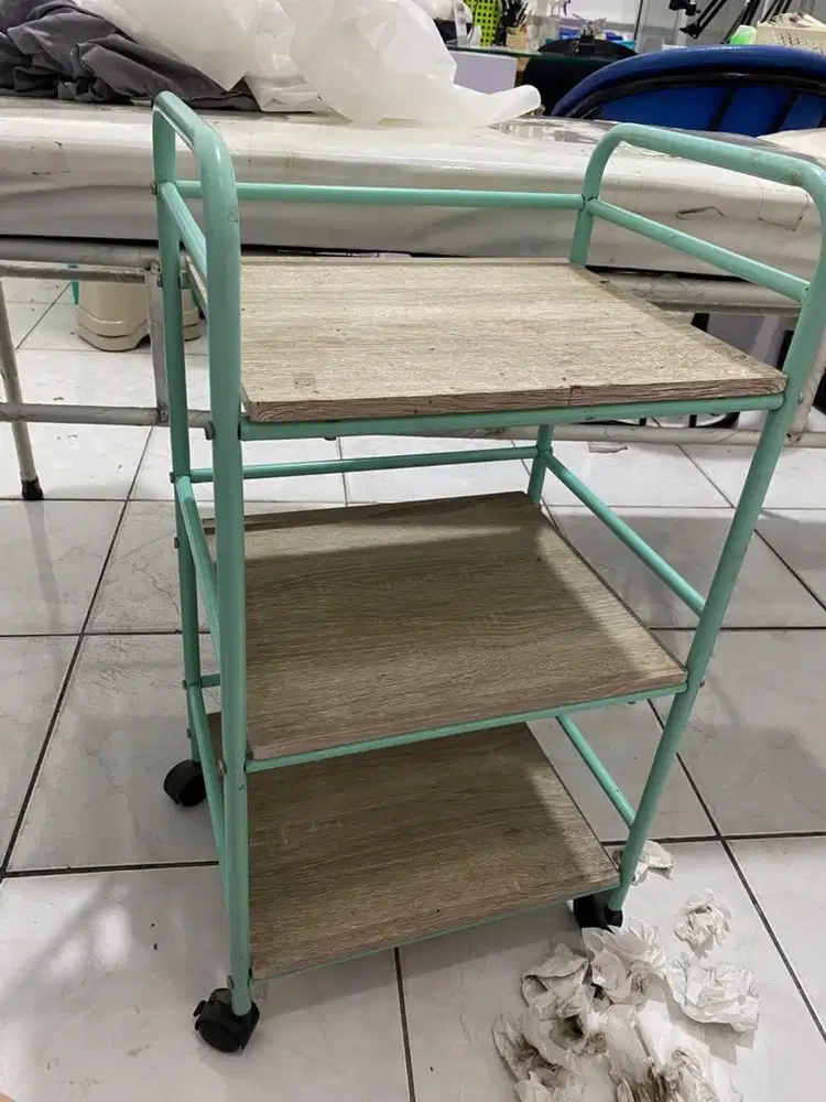 Troli 3 susun bahan besi