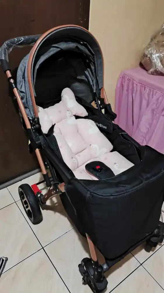 Stroller bayi bisa di lipat