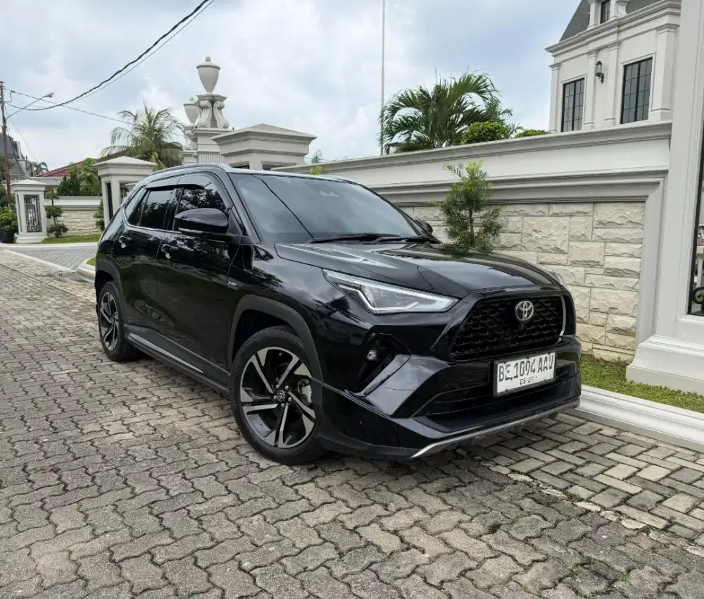 TOYOTA YARIS CROSS TSS HYBRID