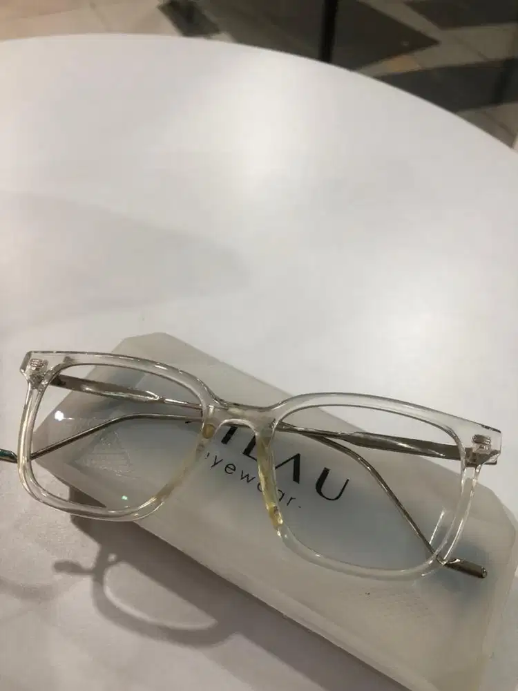 Kacamata lensa photocromic