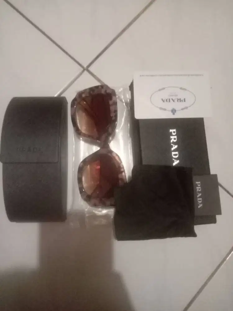 KACAMATA PRADA 16 YSF