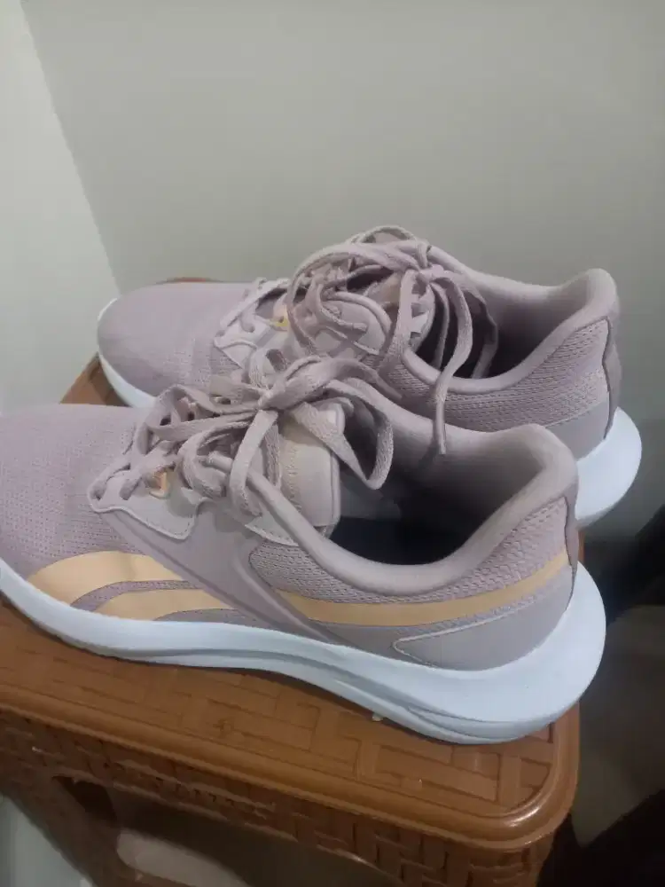 Dijual santai sepatu Reebok original