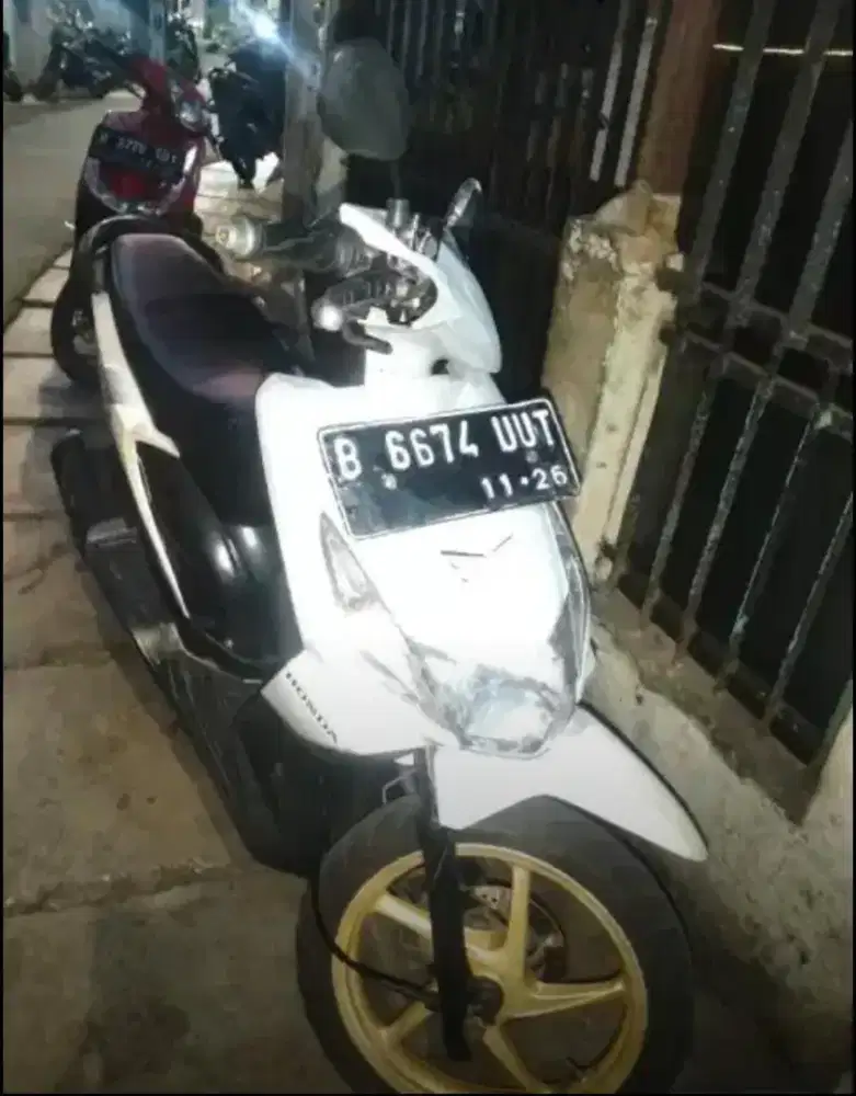 Jual motor Honda Beat karbu 2011 komplit