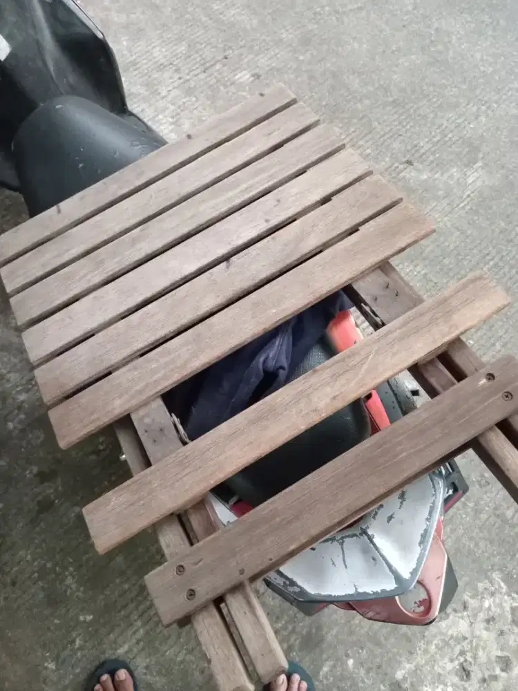 Meja lipat kayu