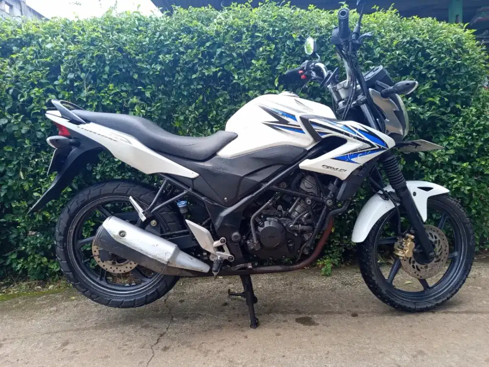 CB150 R Old ( StreetFire) 2013
