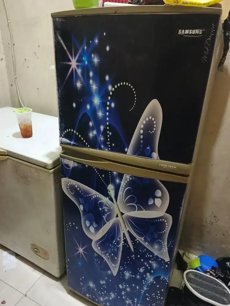 DI JUAL BU KULKAS 2 PINTU SAMSUNG NEGO HALUS