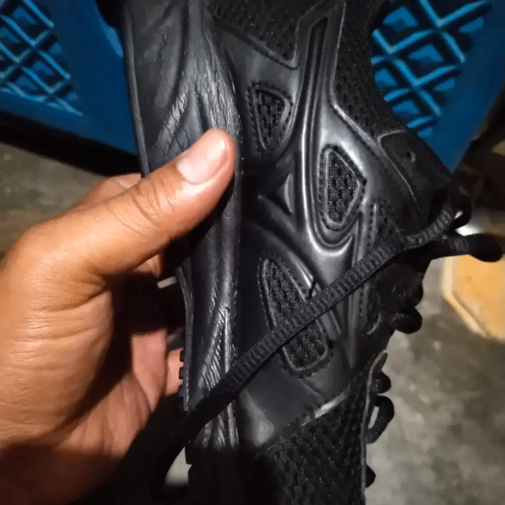 Mizuno full black sz 40