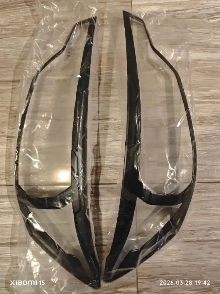 Garnis Lampu Depan All New ERTIGA HITAM