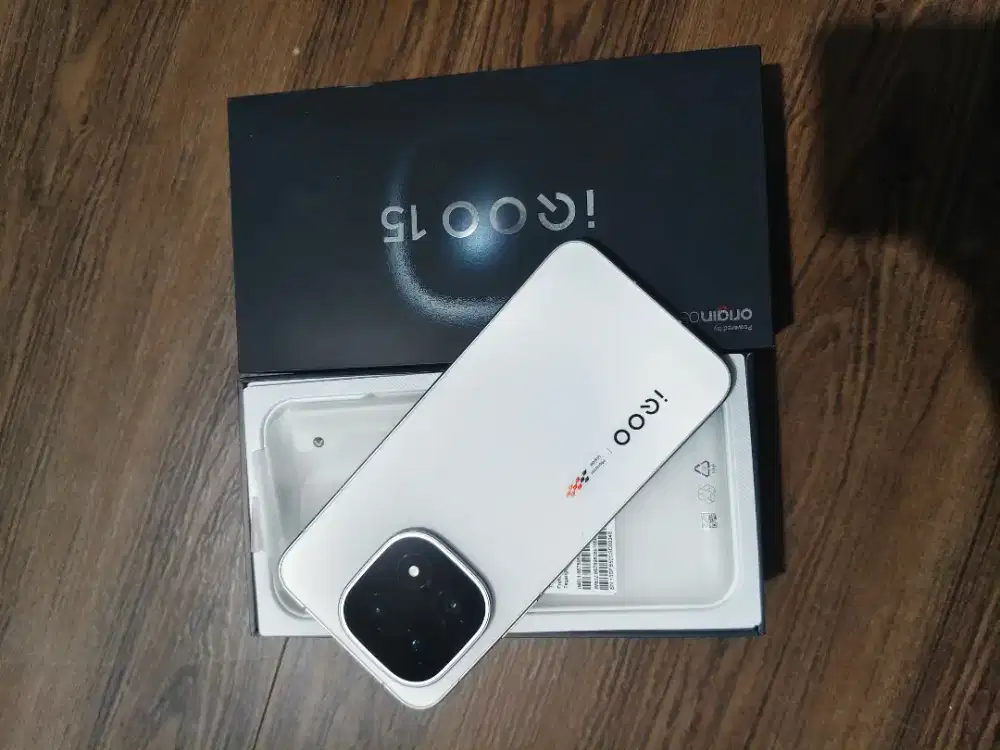 iqoo 15 16/512 putih