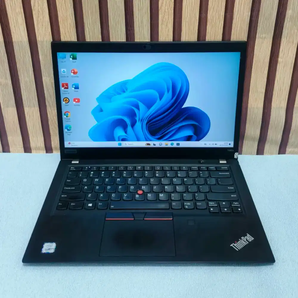 Lenovo thinkpad T490s 13inch FHD ips core.i7 Ram8GB/ssd256GB bogor