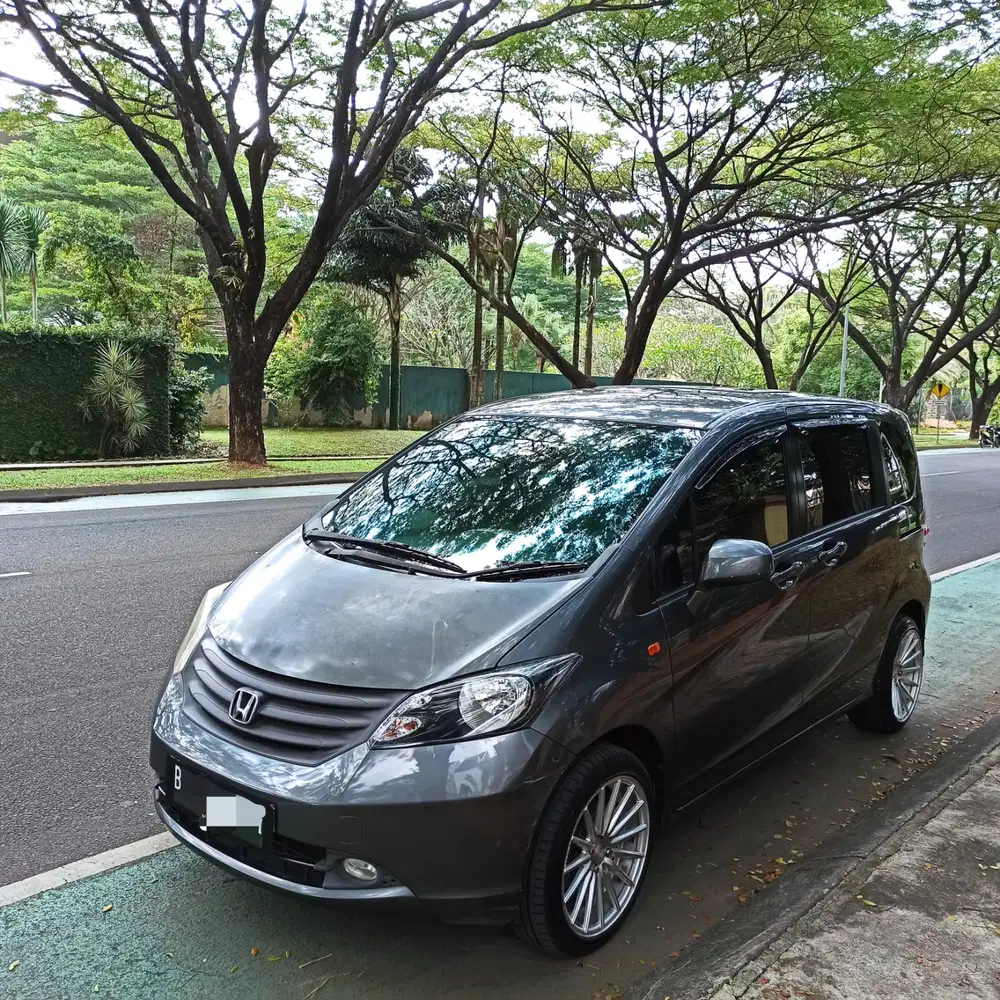 Honda Freed 2010 Bensin