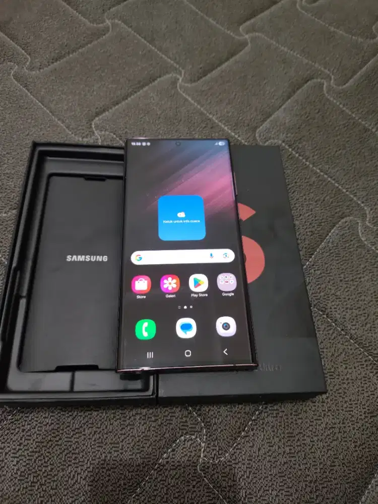 SAMSUNG S22 ULTRA 5G RAM 12/512GB SEIN 

MULUS LIKE NEW