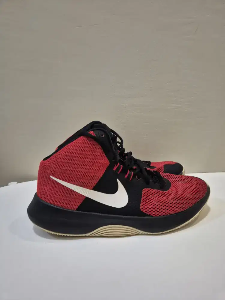Sepatu Basket Nike Air Precision