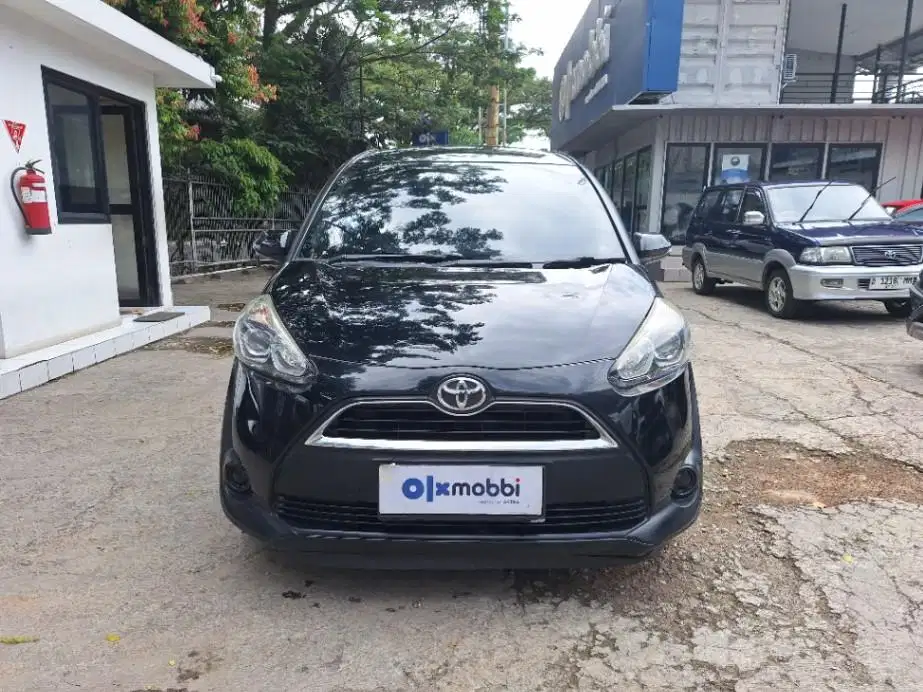 LOW DP Toyota Sienta 1.5 E Bensin-MT 2017 AGJ
