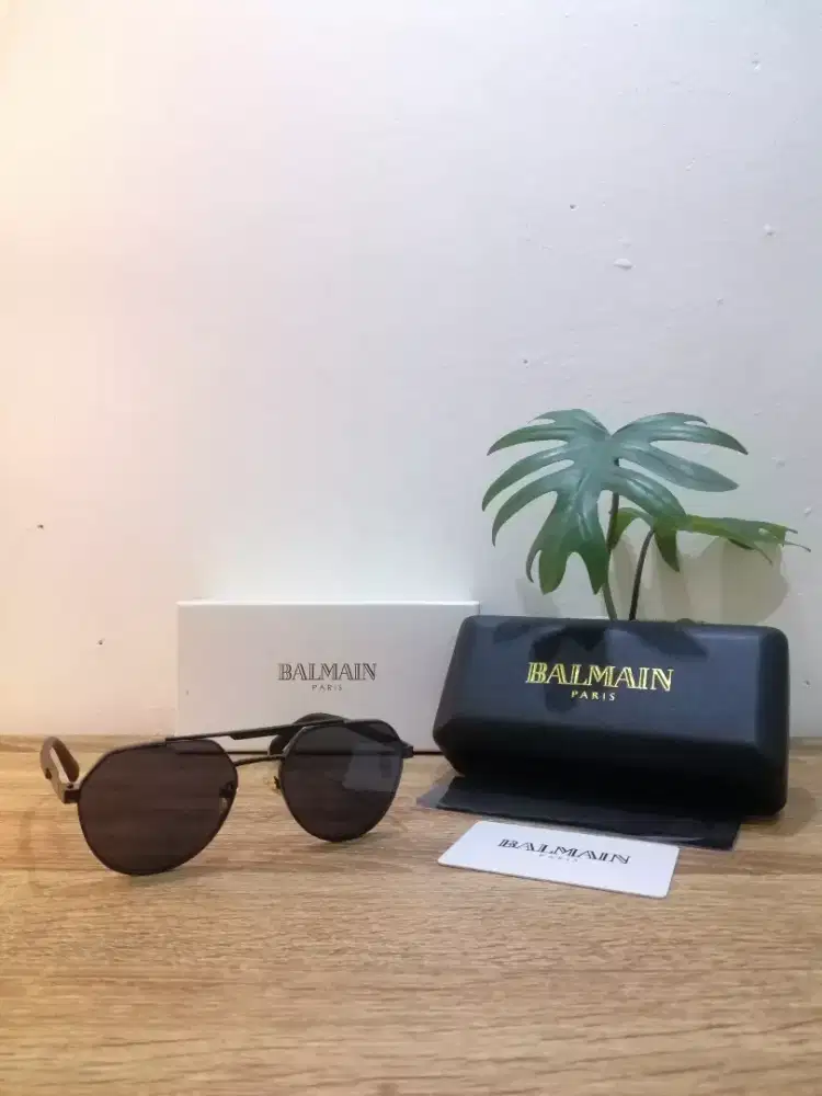 Kacamata Balmain Paris