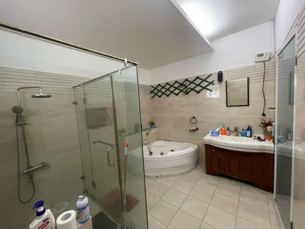 JUAL RUMAH SEMI VILLA LUAS 307m2