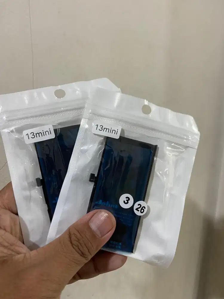 Baterai iPhone 13 mini