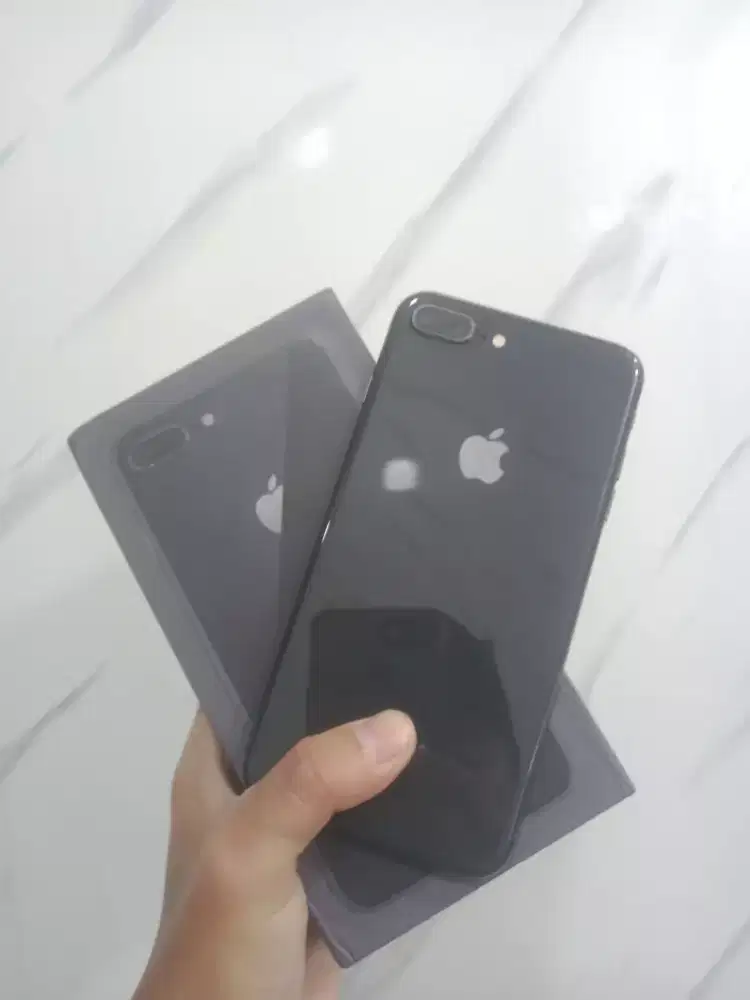 iPhone 8+ 64 Black