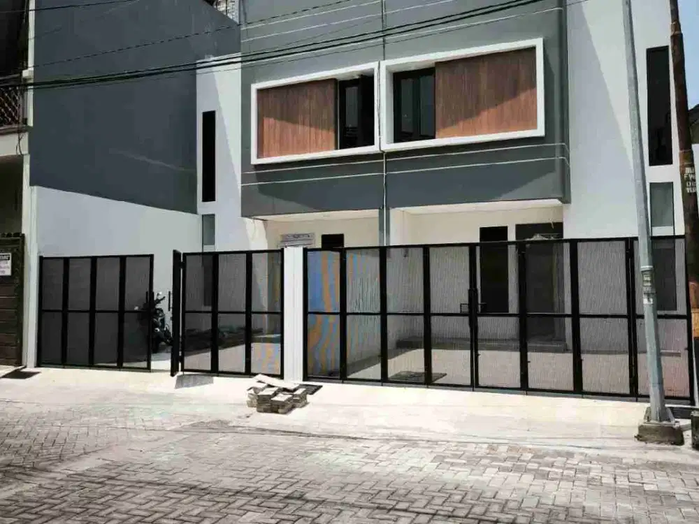 Dijual rumah baru lokasi Mulyosari SBY timur