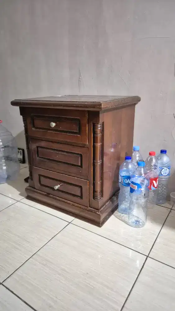 Di jual laci / meja kayu jati