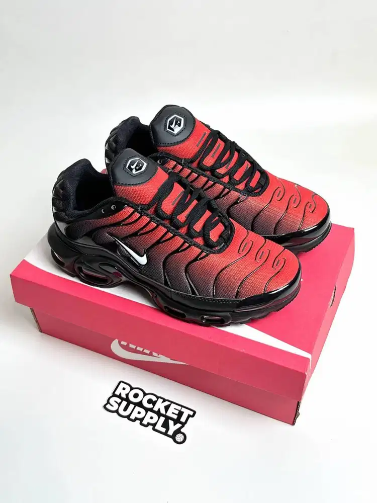 NIKE TN DEADPOOL