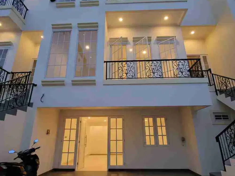 Rumah baru spek mewah bebas banjir di Kayu Putih Jaktim