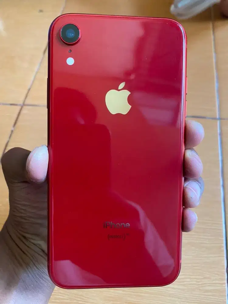 Dijual Iphone XR Merah 128 GB