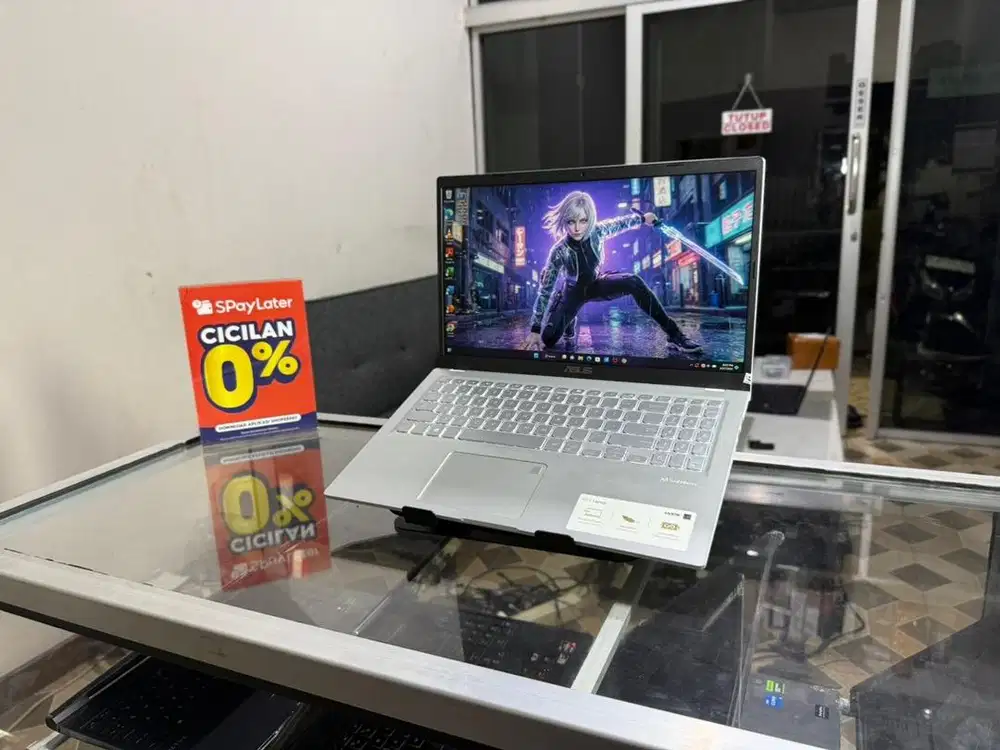 CORE I3gen10 SSD 512 GB RAM 8 GB FULSET GATANSI