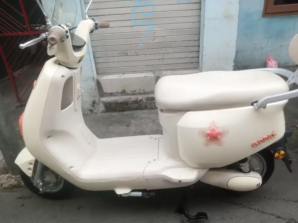 Di jual sepeda listrik merek goda tahun 2025