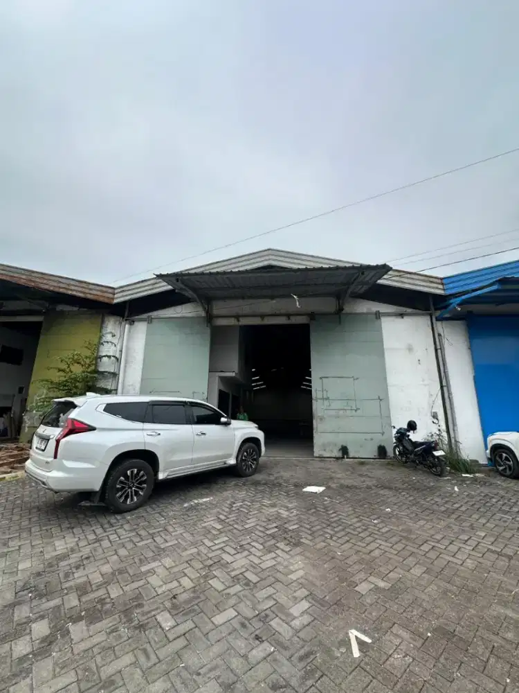 Dijual Gudang Margomulyo SHM Tinggi 7m Sudah Renovasi