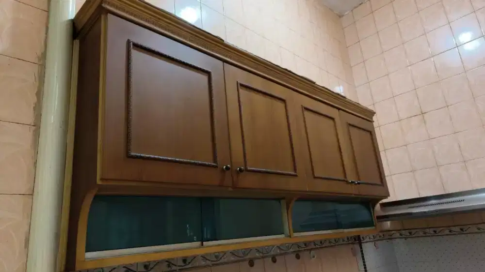 Lemari gantung.4pintu