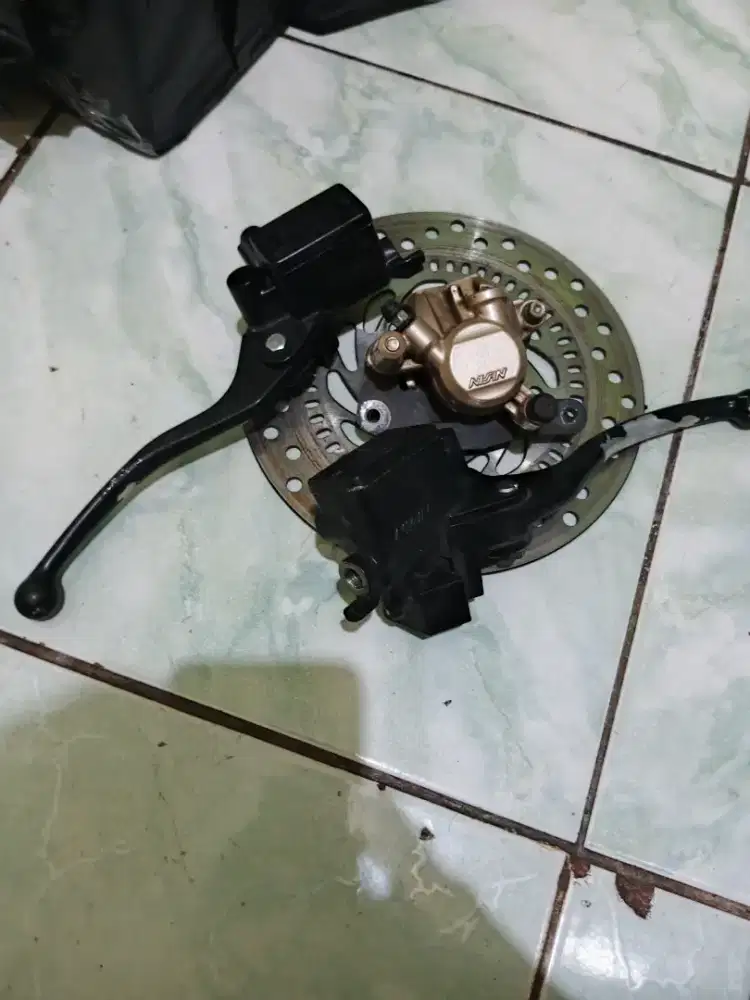 Kaliper dan Master Rem Vario 160