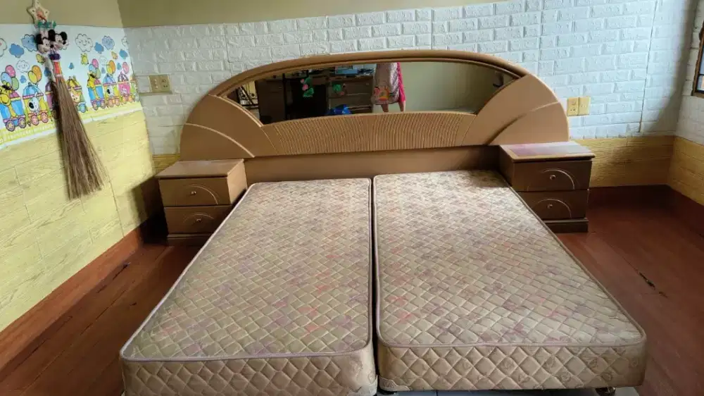 Divan sm bawahan alga.