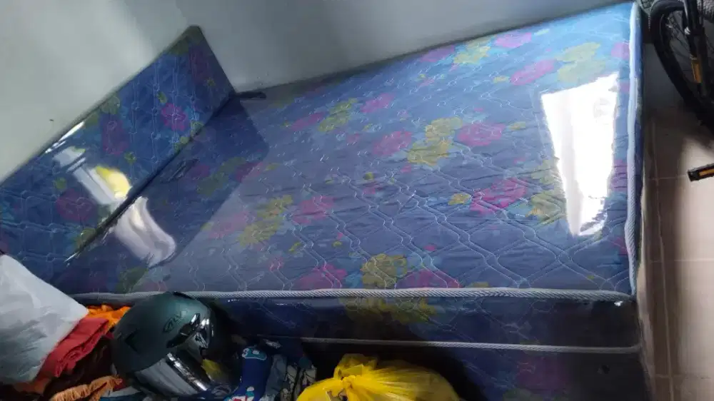 Kasur divan merk American ukuran 160*200