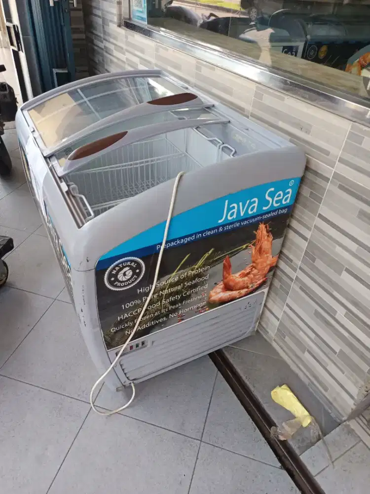 Freezer Kaca Curve Sliding Door merk GEA SD-360 BY