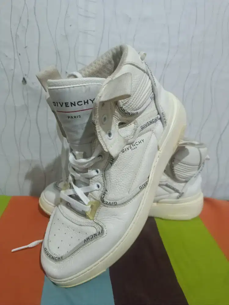 Sepatu GIVENCHY PARIS mulus