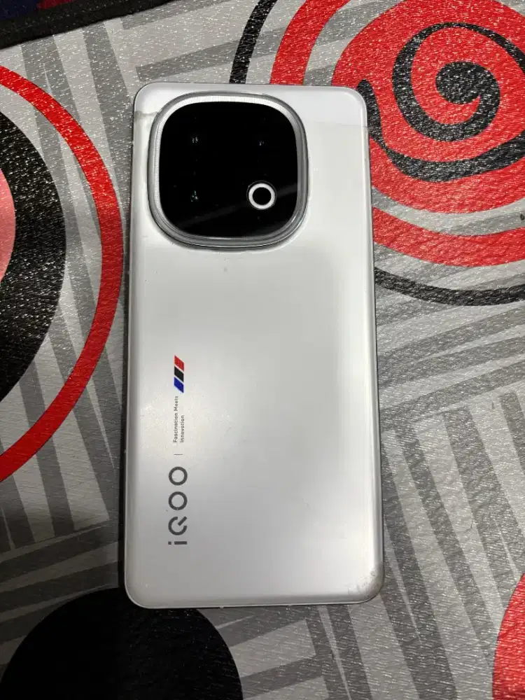 IQOO 13 12/256gb Garansi ON