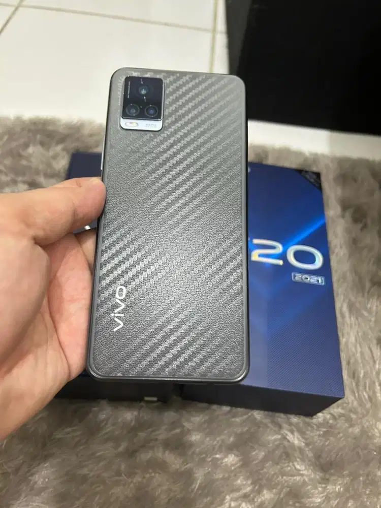 Dijual hp vivo v20 2021