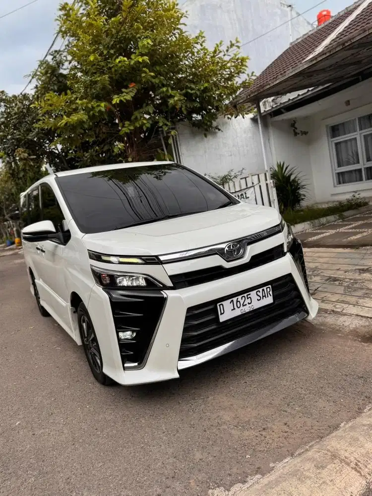 Toyota Voxy Full Original 2020 Istimewa