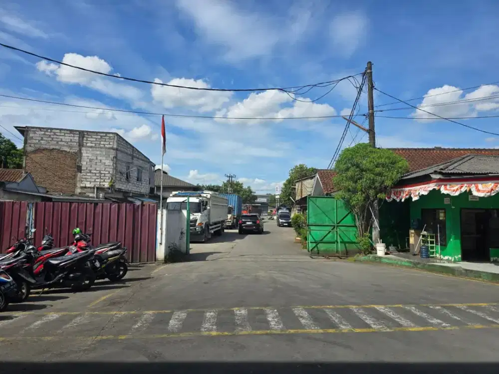 Gudang strategis di Bitung,2 km dari pintu tol,bisa sewa 5000/10000m,Harga:45rb/m/bln