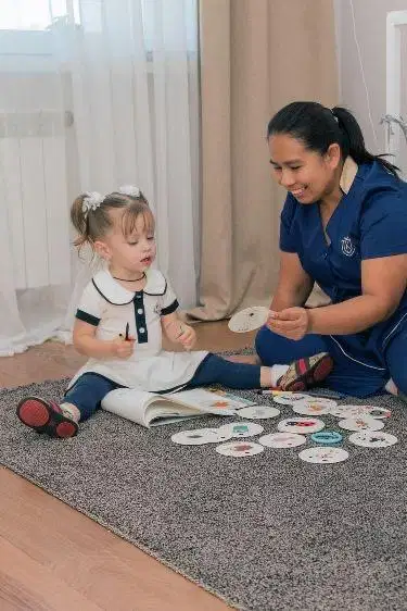 Dicari babysitter momong