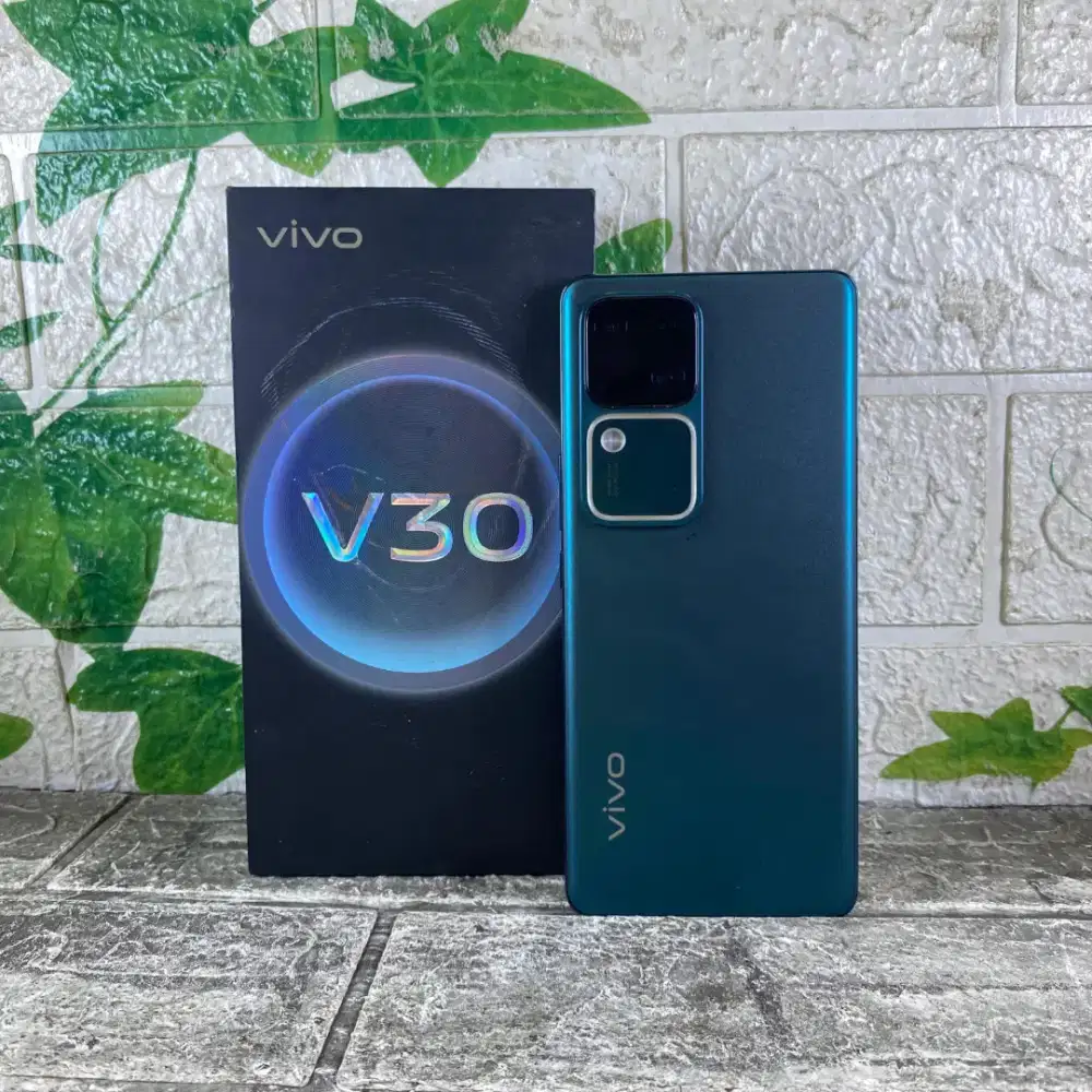 Vivo V30 5G ram 8/256GB lengkap dan normal siap pakai